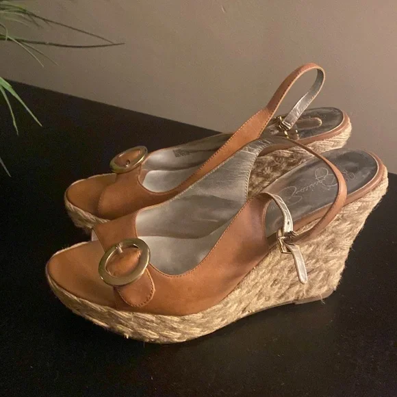 Jessica Simpson Giani tan leather wedge espadrille heel gold buckle size 9.5 - Picture 9 of 12